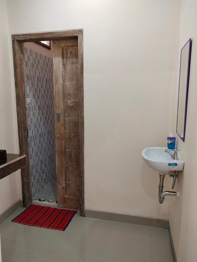 Lidah Lokal Guest House Singaraja Bagian luar foto